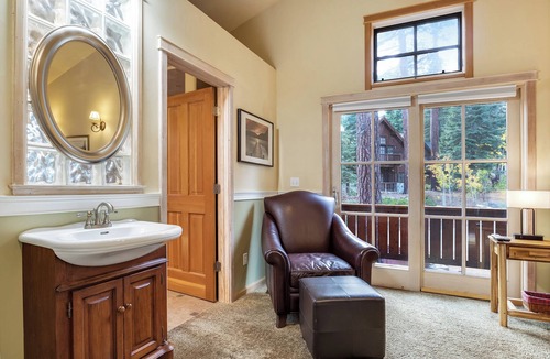 Ridgewood House | Tahoe Mountain Retreat – Sleeps 12!