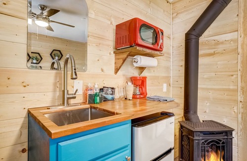 Sierra Tract Hotel | Tahoe Mountain Inn #8