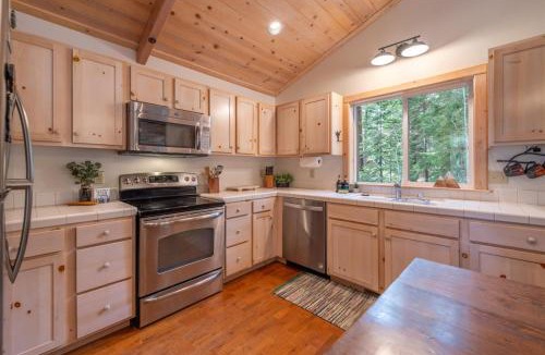 Tahoe Pines House | Tahoe Pines Beach Retreat