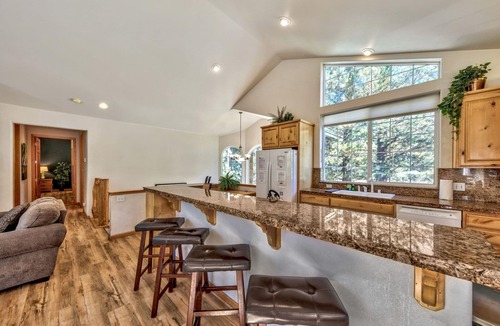 North Upper Truckee Cabin | Tahoe Pines Retreat: Hot Tub, Pool Table, Bunk Beds, Big Yard, Multiple Fireplaces