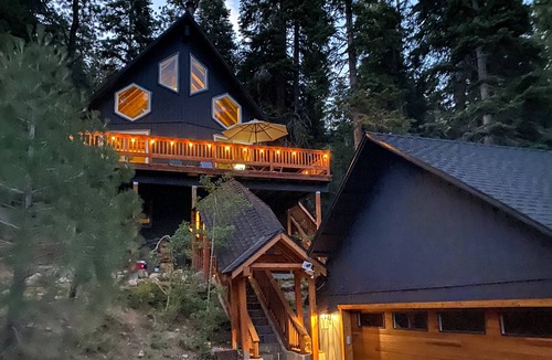 Kingswood Estates House | Tahoe Retreat: Amazing Locale Near Ski Slopes, Hiking & Lake