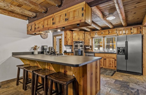 Truckee House | Tahoe Rustic Cabin | Hot Tub, Clubhouse Access, Near Golf Course, Lake & Trails