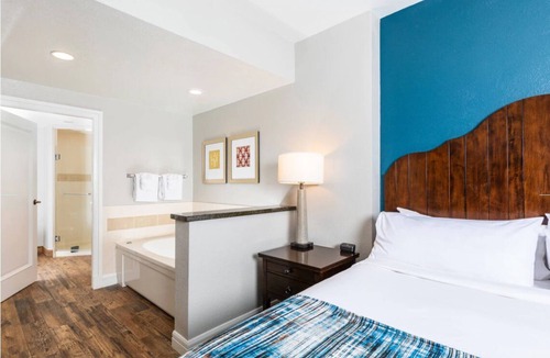 Lakeside Park Resort | Tahoe Ski Resort! At Heavenly Gondola: Spacious 2BR/2BA/Kitchen - Sleeps 8