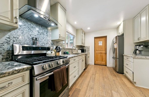 North Upper Truckee House | Tahoe Spa Cabin: Private Sauna and Hot Tub, Game Room, Dog Friendly