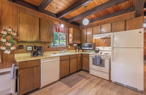 Homewood Ski Chalet | Tahoe Swiss Village Chalet, priv beach HOA pier, walk to beach!