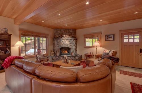 Kings Beach House | Tahoe Time on North Shore - 4 BR Cabin w Private Hot Tub, Pet Friendly, Walk to Dining