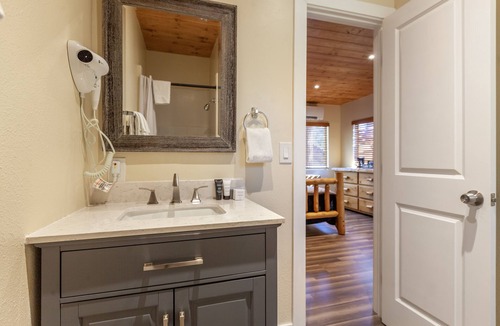Idyllwild Hotel | Tahquitz Pines Retreat