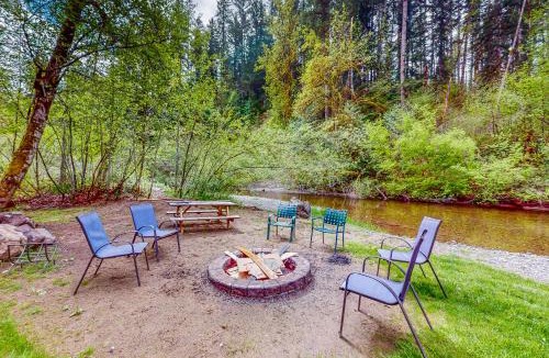Mason County House | Tahuya River Lodge - Whole Property