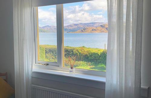 Tighnabruaich House | Taigh An Uillt