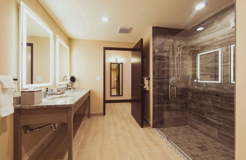 Altmar Hotel | Tailwater Lodge Altmar, Tapestry Collection by Hilton