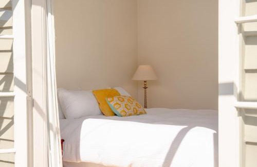 Surfdale House | Taimana Beach Front, Surfdale