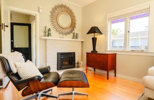 Surfdale House | Taimana Beach Front, Surfdale