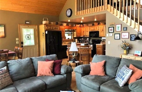 Murphy Ski Chalet | Take in Stunning Views in this Lovely Pet Friendly Smokey Mountains Chalet