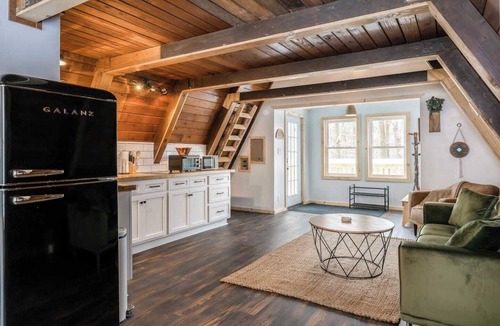 Centerville Cabin | Take it easy at this unique and tranquil getaway.