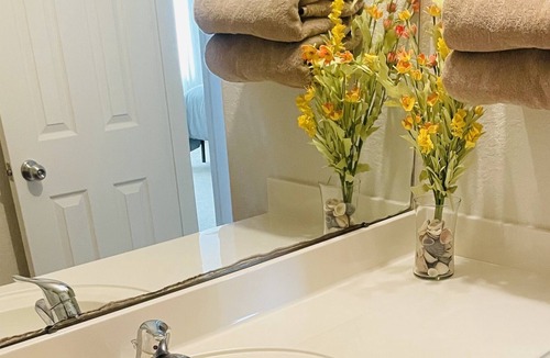 San Antonio House | Take it easy at this unique and tranquil getaway.
