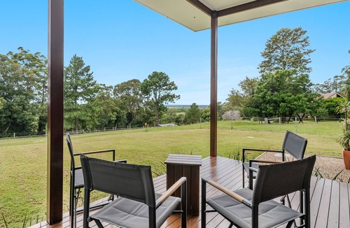 Tintenbar Cottage | Take it easy at this unique and tranquil getaway.