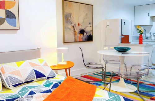 Coral Brook Apartment | Take It Easy - Studio, Pool, Waterfront