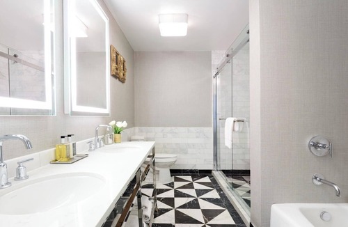 Norma Triangle Hotel | Take Pleasure in Los Angeles! 2 Modern Units! Striking City Views, Rooftop Pool!