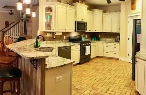 Daphne House | "Take the Scenic Route"