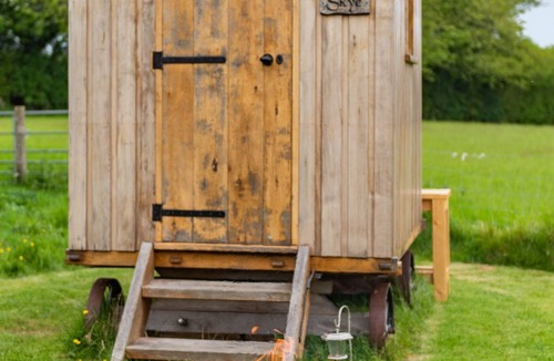 Ashford Cabin | Take Time Shepherd's Huts by Bloom Stays - two eco shepherds huts