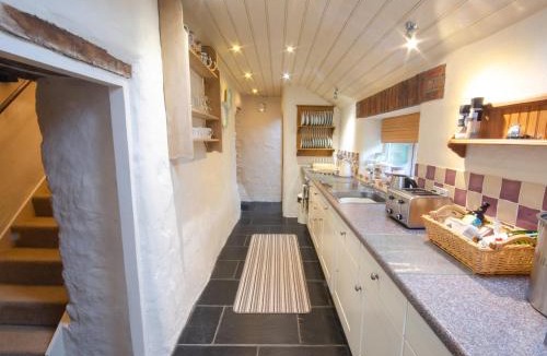 Trefasser House | Tal y Gaer Cottage Fishguard