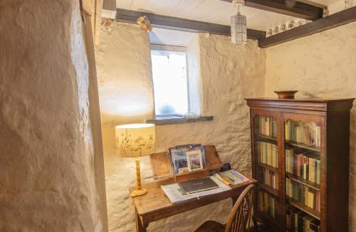 Trefasser House | Tal y Gaer Cottage Fishguard