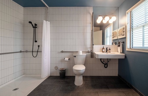 Taylor Hotel | Talbot Commons Hotel