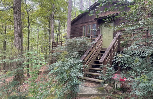 Broken Bow Cottage | Tale of the trout cabin located 1 mile from the trout stream and Lake