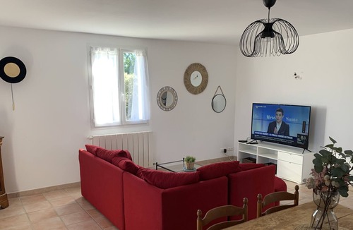 Entrechaux House | TALES HOUSE