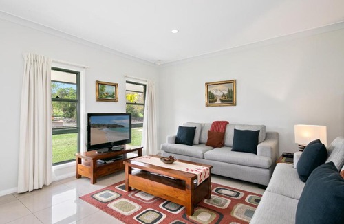 Lovedale Villa | Talga Estate