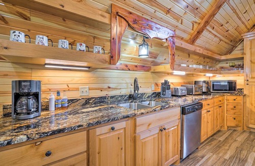 Talihina Cabin | Talihina Retreat w/ Kiamichi River Access!