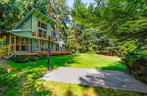 Olga House | Tall Cedars Cabin By The Water