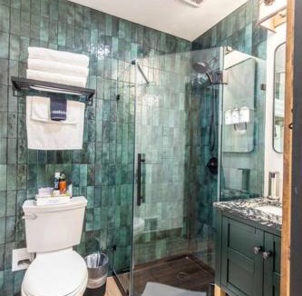 Leavenworth House | Tall Pines a cozy 1 bedroom Tiny Cabin