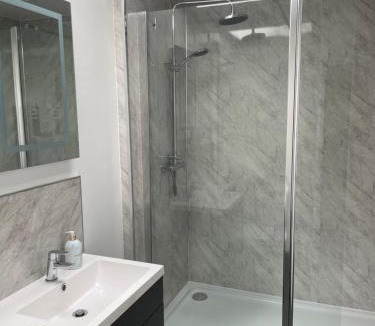 Lulsgate Bottom Hotel | Tall Pines Lodges