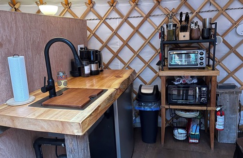 Irondale Apartment | Tall Pines Nature Retreats - L’Orange Yurt