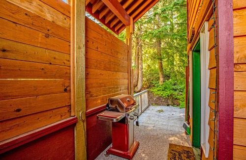 Hyak House | Tall Timber Lodge