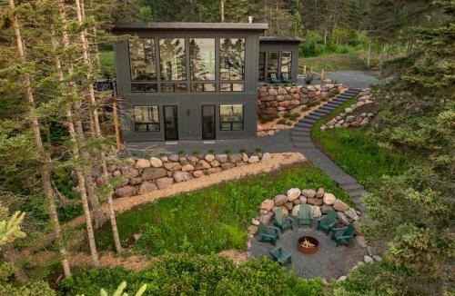 Lutsen House | Tallens Stuga minutes from Lutsen Mountain