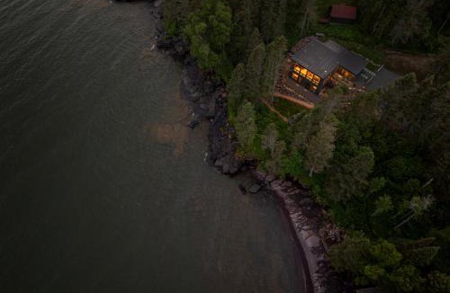 Lutsen House | Tallens Stuga minutes from Lutsen Mountain
