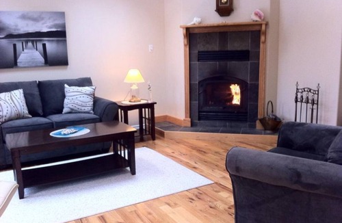 Hubbards House | Tallpines Bungalow