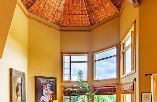 Sandpoint Hotel | Talus Rock Retreat