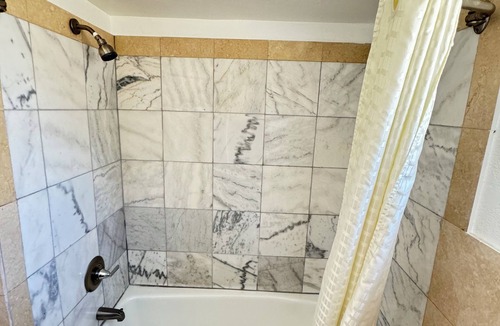 Strawberry Hotel | Tamalpais Motel