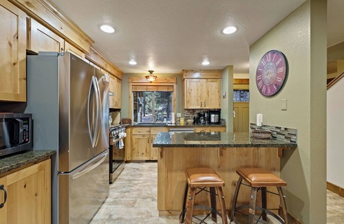 Deer Park House | Tamarack 8 - Cute & Fun! Updated, SHARC, Bikes, Hot Tub