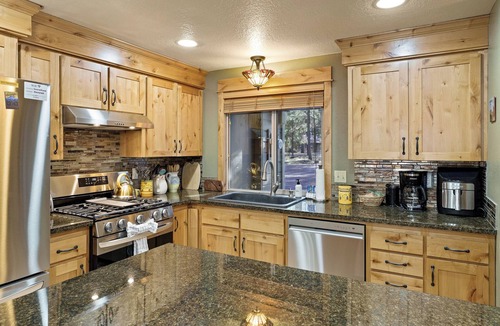 Deer Park House | Tamarack 8 - Cute & Fun! Updated, SHARC, Bikes, Hot Tub