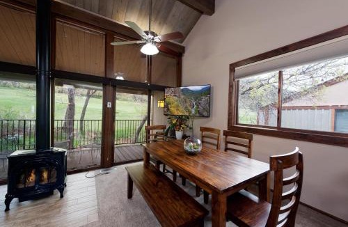 Coffeyville House | Tamarron Gambel Oak 790 - Wild Turkey Ridge - Durango CO