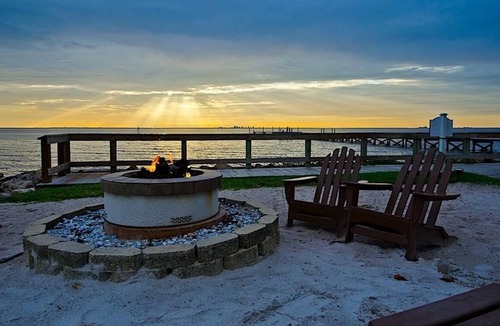 Ruskin Apartment | Tampa Bay Beach Getaway and Resort