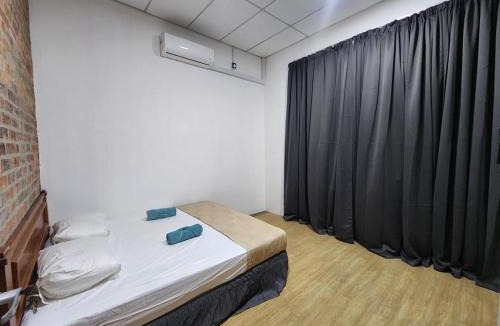 Dungun House | Tamu 1980 Studio