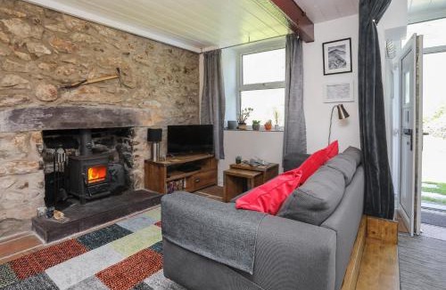 Caernarfon House | Tan Meredydd