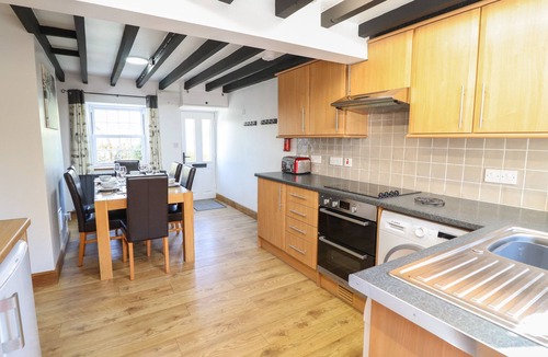 Llanbrynmair Cottage | TAN Y CAPEL, pet friendly, with open fire in Machynlleth
