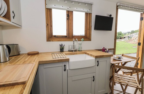 Acrefair Cottage | Tan Y Castell Shepherds Hut