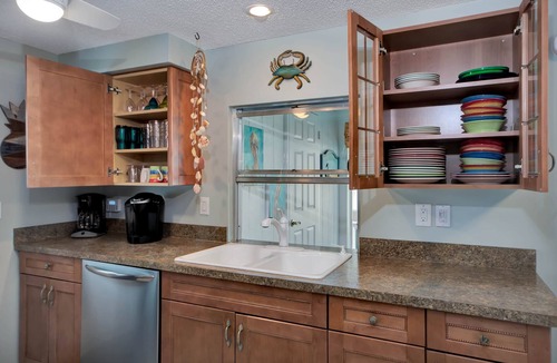 Ridge Wood Heights House | Tana’s Siesta Getaway - Heated Private Pool